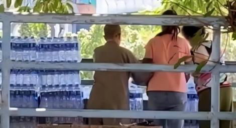 好難懂！做善事要「放生入水流」　他們放生的竟是礦泉水…