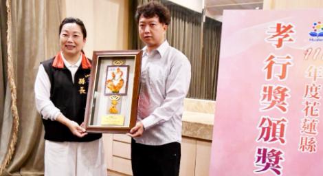 逆境中努力盡孝！照顧植物人母親19年　花蓮孝子：這是應該的