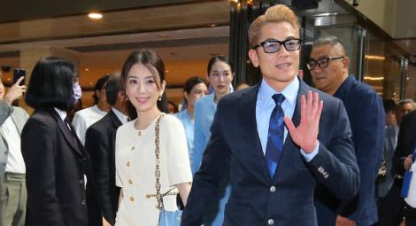 超甜蜜！郭富城手牽小22歲愛妻現身　賽馬還奪冠狂賺數百萬