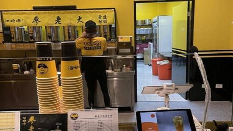 廖老大手搖真難喝？他不同意「贏很多店了」…網齊指一敗筆：像靈堂