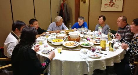 過年聚餐！不肯用公筷　結果超慘…一桌12人全部確診