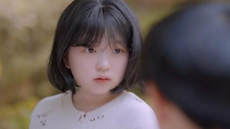 小女孩演童星？網揭她真實年齡：21歲…飾演小學生無違和照曝