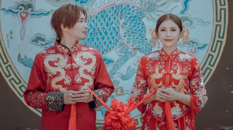 《咒》導演柯孟融遭爆「吸大麻＋性侵硬上」　主播妻宋燕旻力挺：我老公正直又善良