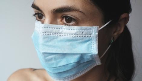 疫情下遇雷隊友！朋友「狂咳」還殺來聊天　她3天後確診新冠：連拒絕機會都沒有