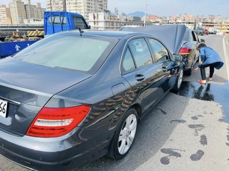 本土劇男星遇車禍！車尾被親變形「安全氣囊爆開」　他憂有內傷