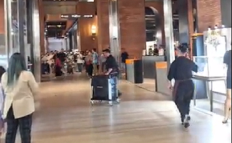 逛個裕隆城差點淪亡命鴛鴦　她聽一聲巨響：磁磚落地破裂