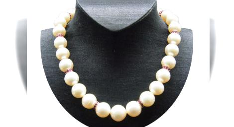 珠寶商沒錢繳健保費　紅寶石珍珠項鍊 123 聯合拍賣會上架拍賣