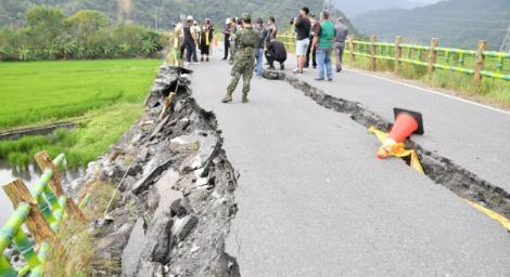 玉里6.8強震　徐榛蔚一早南下！視察卓溪民宅