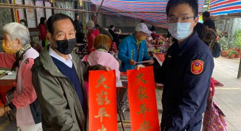 春節加強宣導關懷弱勢　警察走入社區宣導防詐