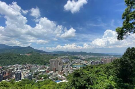 微笑山線新特色景點　同步增設手機可通訊牌