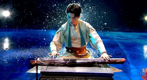 腹肌男神「連換四套古裝」帥氣唱神曲〈刀劍如夢〉　粉絲嗨瘋了