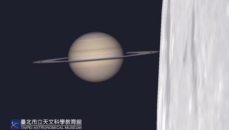 土星緊貼月亮後消失！7月25日罕見「月掩土星」彷彿針刺月球