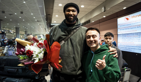 NBA全明星卡森斯斯風抵台　球迷熱情呼喊接機