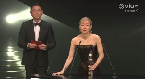 不只王丹妮！就連劉德華「金像獎也口誤」　鄭秀文高EQ救場