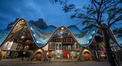 小貨櫃大夢想！台東波浪屋原創館　體驗「波浪的波浪」