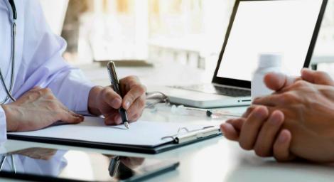 多益910分！他面試薪水26k「慘被恥笑」　同學月薪曝光超傻眼