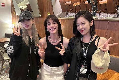 韓國女團IVE兪真、麗茲 NBA現場竟巧遇知名演員安·海瑟薇