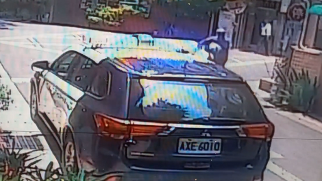 外送員逆向遇警車！下秒這樣做「超狂求生片」曝光　8千網友見到全跪了