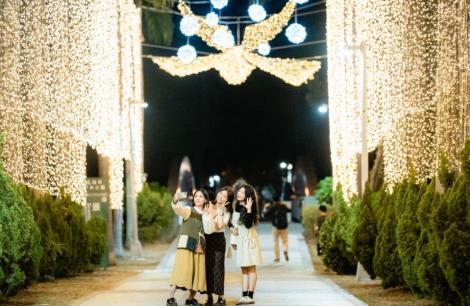 高雄「聖誕生活節市集」額送百元聖誕商圈券　消費滿千再送百