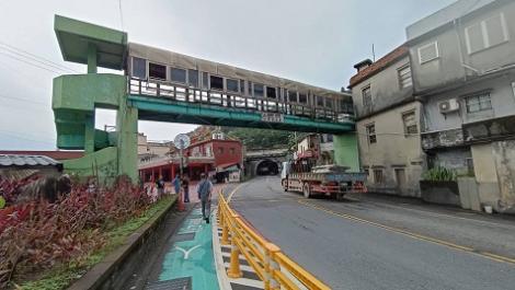 瑞芳福龍宮陸橋服務31年功成身退　海濱路海闊天空