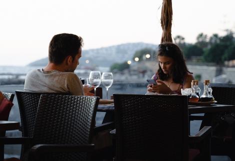 妹子見男網友「主動AA制」：瞬間冷掉　網友炸鍋了：根本乞丐