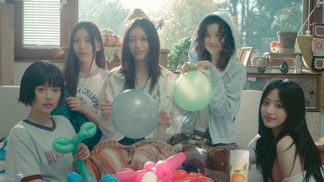 不到一天！NewJeans 最新MV〈Bubble Gum〉衝破百萬觀看 大批留言瘋狂湧入