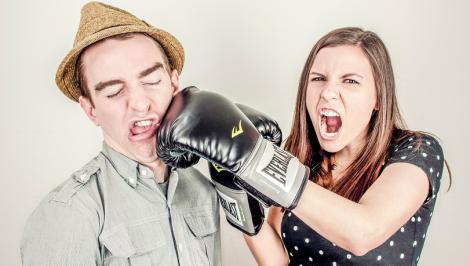 吵架都是遠距離戀愛的錯！女友耍脾氣…他無奈：不就三重到新莊