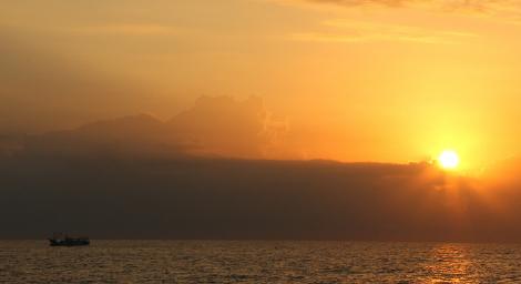 花蓮推出「曙光專機、曙光船」山海美景中迎向2023第一道曙光