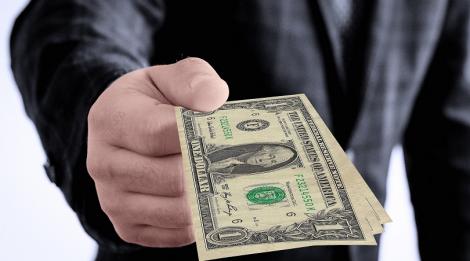 35歲爽當躺平族！父母金援「一個月70K」爽爆　日常作息超規律網友羨慕