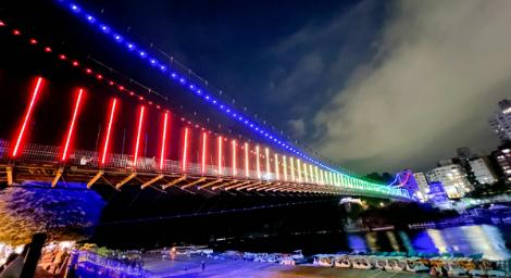 新店夜空煙火閃耀　水舞空舞「舞告水」