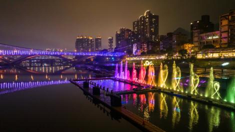 碧潭水舞驚豔亮相　鼓聲、水花共響！一起來欣賞