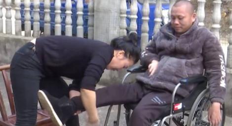 婚後幸福好短暫！孕期老公竟車禍「全身癱瘓」　她獨力支撐全家15年