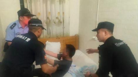 他一晚狂吃40顆安眠藥！只是為了「想睡覺」警方急救命