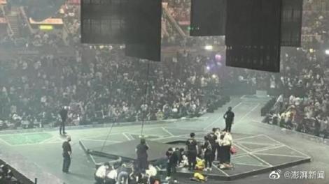 MIRROR演唱會傳重大事故！舞者遭「巨型看板」砸傷…港媒爆：觀眾嚇到被送醫