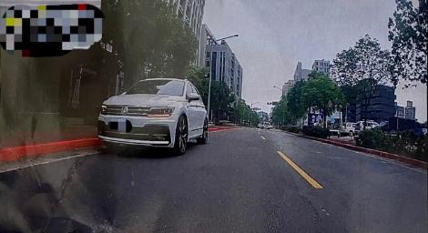 抱怨「台北市好恐怖」　他狂譙5次髒話罵「檢舉魔人」：人生是有多可憐