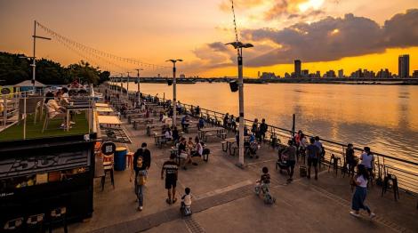 「夜騎」正夯！北市推河濱3路線　來回40分鐘吃美食看美景