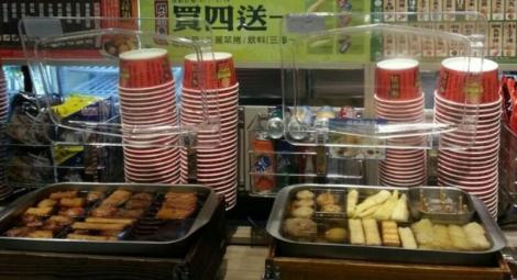 妹子到7-11買關東煮「沒夾穩掉回鍋」湯汁飛濺　火大：我要投訴！