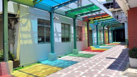 捷運鶯歌車站「彩虹通廊」　年節打卡拍照新景點