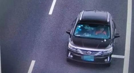 12歲男童「偷開老爸車」還載妹妹　高速公路狂飆120公里