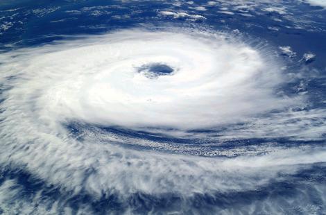 他們沒有颱風假！這6種行業「強風豪雨」還是要上班