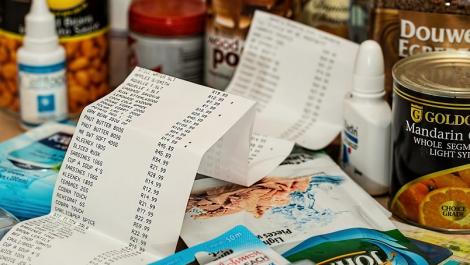 寶雅店員在幹嗎？他見「謎樣摩擦」傻了　內行人親解答：不那樣會出事