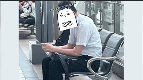 高鐵站內拿棉花棒！角落脫罩「戳鼻子」快篩　她PO文嗆反被酸爆