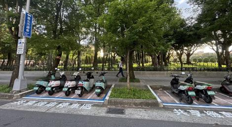 臺北市試辦共享機車專用停車格　便利民眾借還共享運具