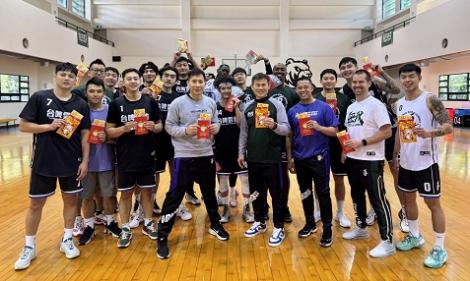 台啤雲豹今開訓！　領紅包收心、下半季目標劍指總冠軍