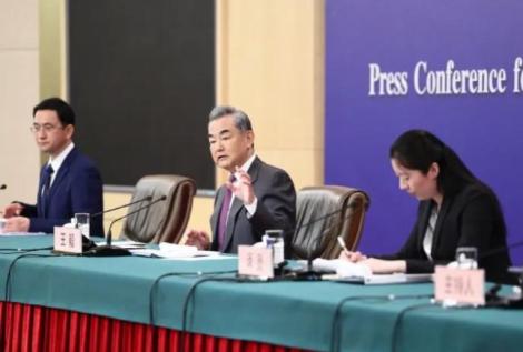 中共外交部長談「台灣問題的底線」：遲造會看到「全家福」照片