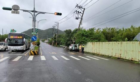 酒酣耳熱之際衝金山買地瓜…結果撞車！　警方妙回：歡迎來買，但注意一件事