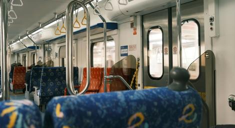 按台鐵緊急鈴要求關暖氣！車長「高級酸」網盛讚　台鐵：這位乘客涉違法