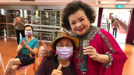 旺旺友聯產險結合資深藝人公益演唱　喚起仁愛之家長輩回味青春年少時光