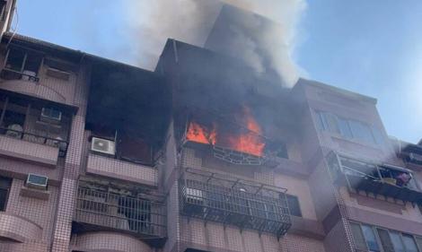 新北八里民宅「氣爆起火」　男子因中風無法逃命…燒成焦屍