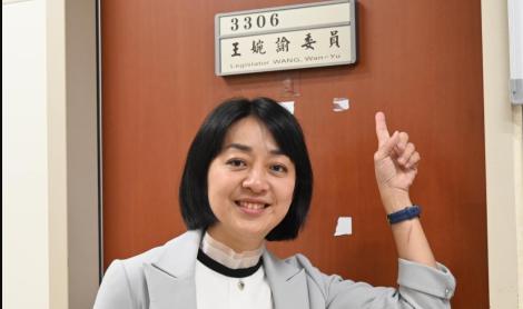 女兒遭砍頭慘死！王婉諭喊痛苦　網酸：拿女兒換官位